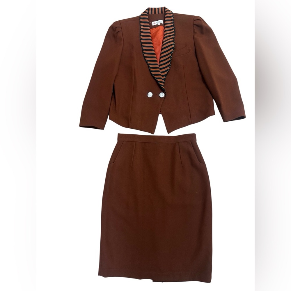 Vintage Hoo Jin Fashion Brown Skirt Suit Set Size 77 (L)